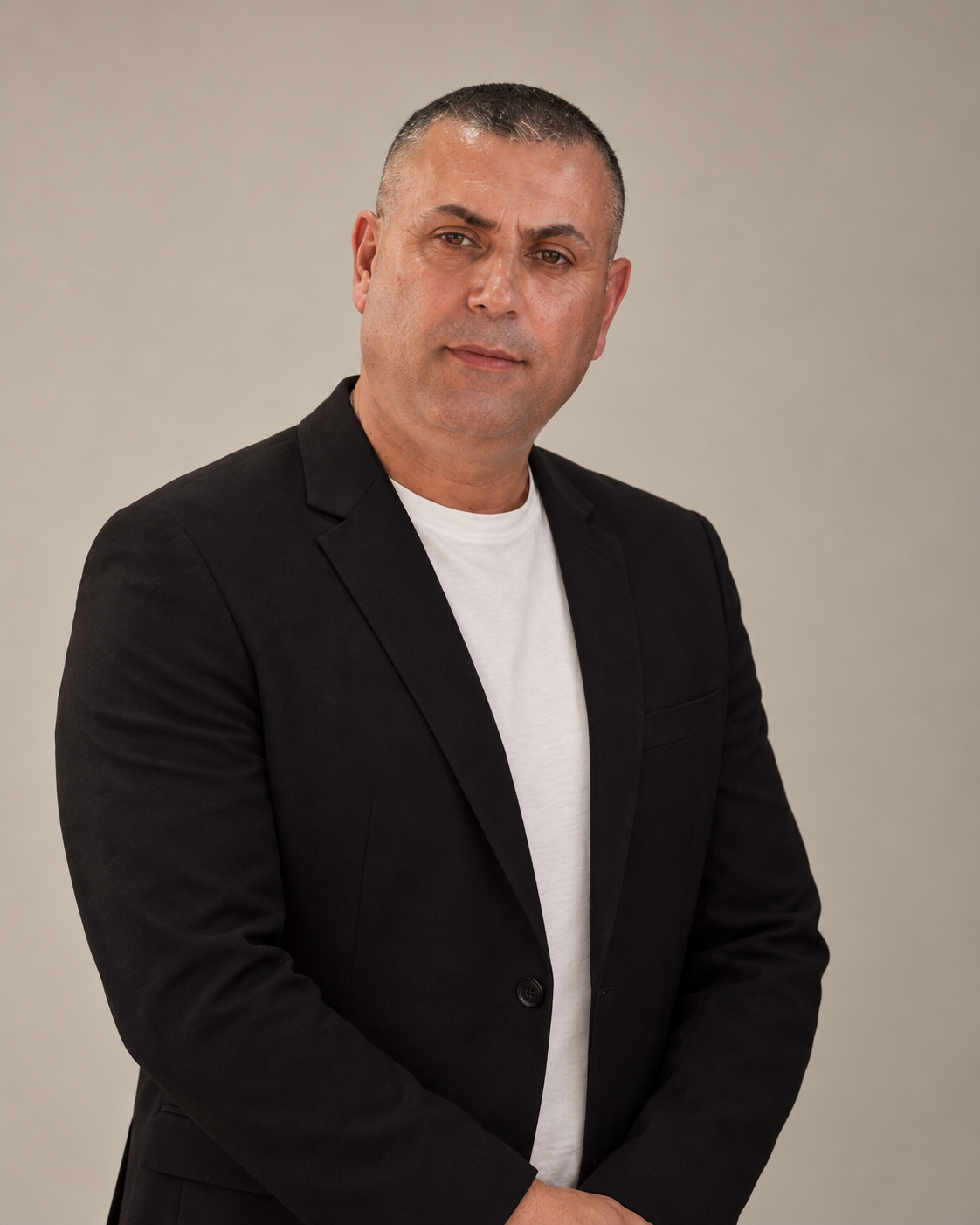 מוטי — מנהל התפעול והייצור בליז בייקרי